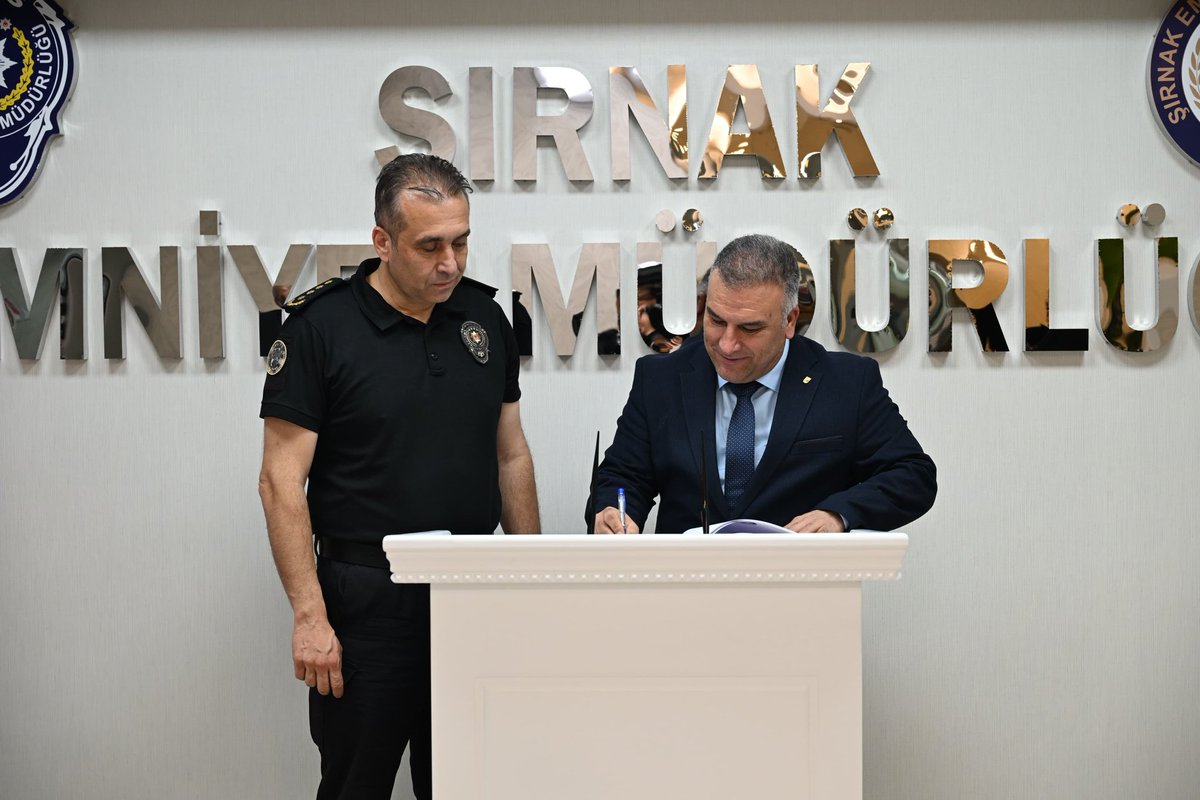 sirnakemniyet's tweet photo. Şırnak Futbol İl Temsilcisi Sayın Faysal KADIRHAN ve 
Şırnak Amatör Spor Külüpleri Federasyonu Başkanı Sayın Murat UMAÇ'a nazik ziyaretlerinden dolayı teşekkür ediyoruz.

@volkansazak73 https://t.co/CPyLXzTzUU