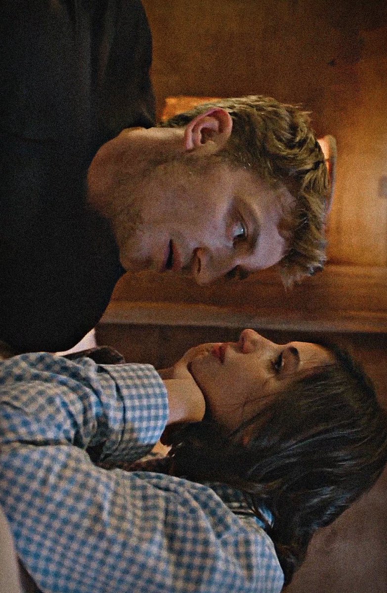 monddkrone's tweet image. tension