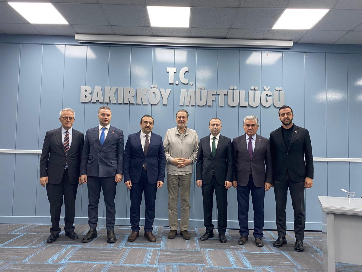 bakirkoymhp's tweet photo. Genel Başkanımız Sayın Devlet Bahçeli'nin talimatları ile
#HayırlıGünlerKomşum ve #DerdinDerdimizdir ziyaretleri kapsamında Bakırköy Müftülüğünün Düzenlemiş Olduğu Rahmet İklimi Programına  İlçe Başkanımız Sn. @turgutinan74 ve ilçe Başkan Yardımcılarımız katılım sağladılar. Kendilerine nazik misafirperverlikleri ve hoş sohbetleri için teşekkür ederiz.
#MHPİstanbul
@MHPistanbul 
@sertel_selim 
@YasarKaba17 
@turgutinan74