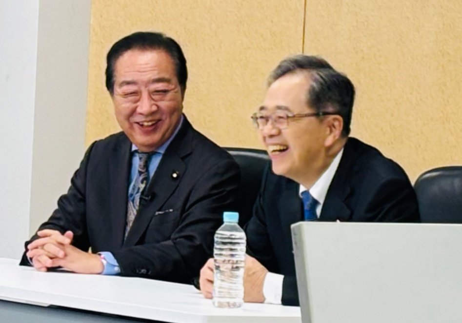 愚直なほど誠実なお二人を心から尊敬しています。

「若者は見た目のイメージで投票する」 
「中道は弱い」 
周りからは厳しい声もありました。

それでも、 お二人が蒔いた“中道の種”は 確実に根を張っています🌱
ここから私たちで花を咲かせよう。

野田・斉藤共同代表ありがとうございます!!