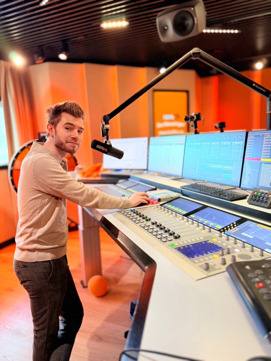 Studio Tuesday 🎙️🧡 

#dutch #studiovibes #audiobranding #jingles #radio