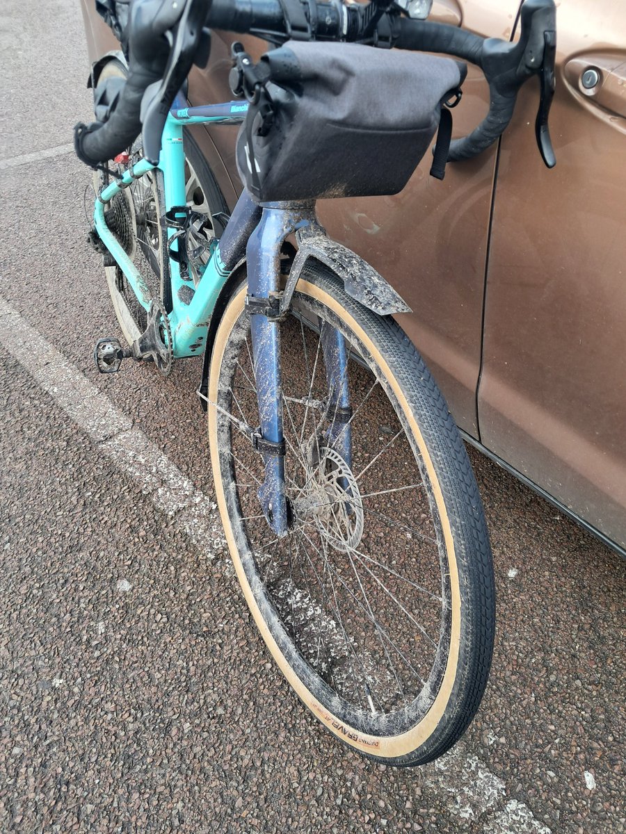 CB_cycles's tweet photo. It's raining again today (no surprises there) so there won't be much activity outdoors apart from the small mater of cleaning the Warwickshire mud off my bike after Saturday's audax 💩💩😬 #cycling #wintercycling #mudfest https://t.co/rEVHAY7TXw