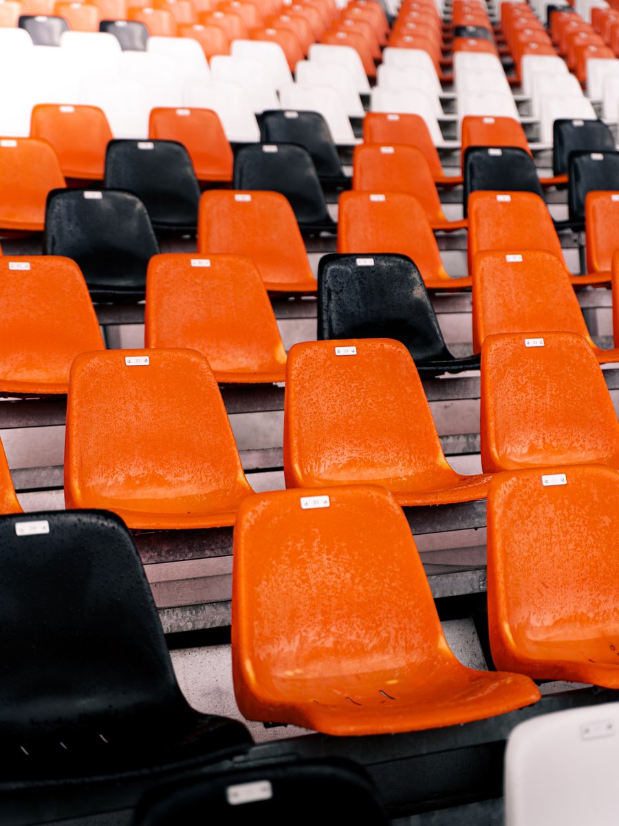 stadelavallois's tweet photo. Venir à Le-Basser, c’est bien... à deux, c’est encore mieux ! 🧡🖤

Ce vendredi face à @FCAnnecy, les abonnés peuvent inviter la personne de leur choix et partager la soirée au stade 🤝

ℹ️ Tous les détails ici 👉 https://t.co/0DxNMrMWFd

#SouriezCestduFootCestLaval https://t.co/S1Dep1piYA