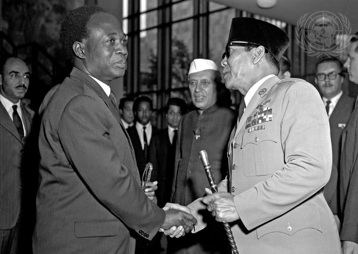 Sejumlah arsip yang akan saya usahakan untuk presentasiken besok. Yang menarik dan mungkin belum menjadi banyak perbincangan adalah keikutsertaan Ketua CC PKI, D.N Aidit dalam rombongan delegasi "Gotong-Royong" Indonesia pada gelaran Sidang Majelis Umum PBB ke-15 di New York.