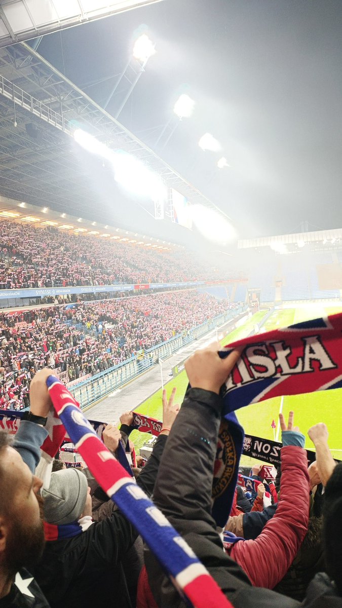 Gabibrussels's tweet photo. @ZalcaB @SkladFR @SkladMael Hehe ! Quasiment le même programme. 🇵🇱🏟️🔥 https://t.co/WMMu8hxQed