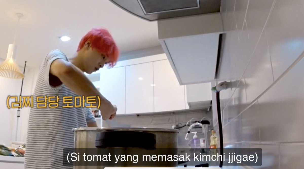 haefsfullsunie's tweet photo. kombinasi editornim dengan si beruang bulat tomat lucuu ituu😭😭❤️ https://t.co/kKaXOytnO4