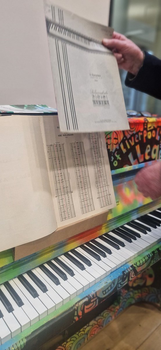 Selina Wallis tweet media