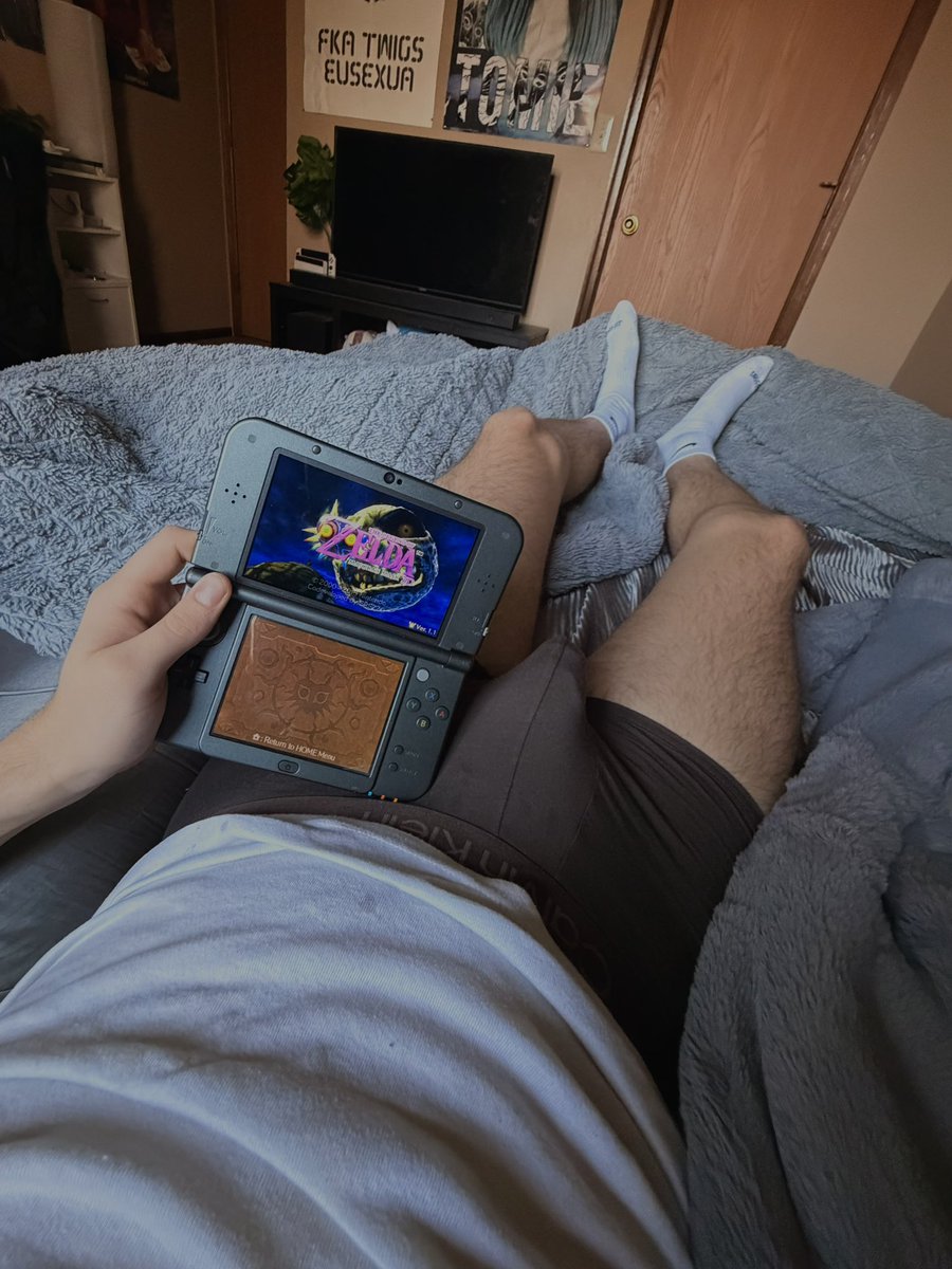 Bones tweet media