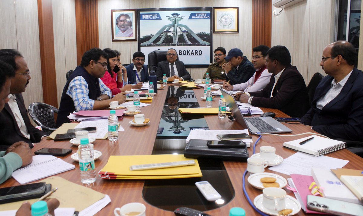 Iprd_Bokaro's tweet photo. नगर पालिका (आम) निर्वाचन 2026 को लेकर एनआईसी कक्ष में मतदान कर्मियों का दूसरा रेंडमाइजेशन (पार्टी फार्मेशन) संपन्न।

डीईओ सह डीसी, एसपी व प्रेक्षकों की उपस्थिति में प्रक्रिया पूरी पारदर्शिता के साथ संपन्न।

#MunicipalElection2026 #Bokaro #Randomization
#FreeAndFairElection
@prdjharkhand 
@RanchiPIB 
@airnews_ranchi 
@ddnewsjharkhand 
@ECISVEEP