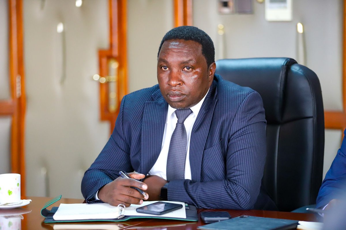KETRACO1's tweet image. KETRACO Ag. MD @KibiasKipkemoi joined the PS, State Department for Energy @AlexKWachira and leaders from Wajir County in a consultative meeting on stabilizing power supply in North Eastern Kenya.

#KETRACO #NorthEastern #NationalGrid #Wajir #Garissa #KETRACOProjects
