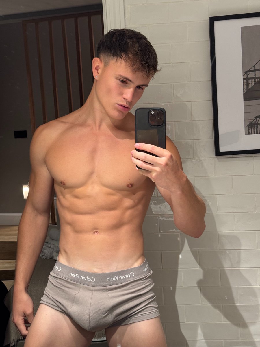 r_robertogarcia's tweet image. Retweet if you’re 🏳️‍🌈 too