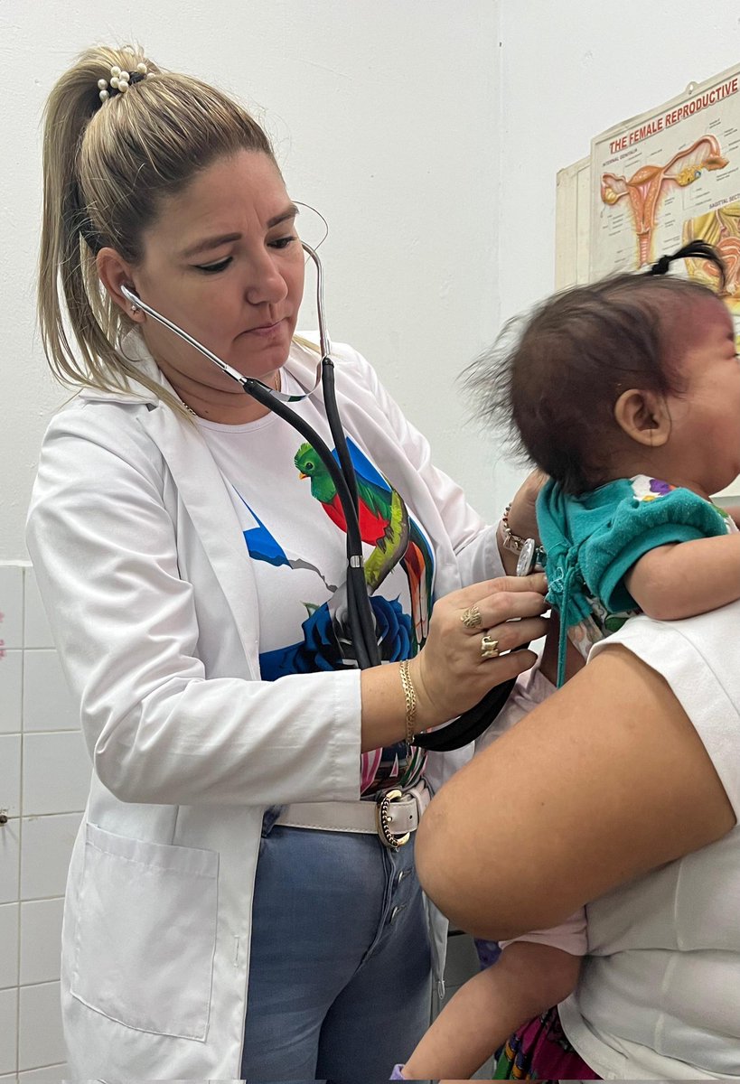 ClarOscuroNews's tweet image. #Guatemala pone fin a la brigada médica de #Cuba. 
El #MINEX confirma que no habrá relevos para los especialistas en el país: la salida será paulatina según venzan los contratos actuales. 🇬🇹

"Seguimos trabajando hasta que se vaya el último colaborador", asegura un #MédicoCubano