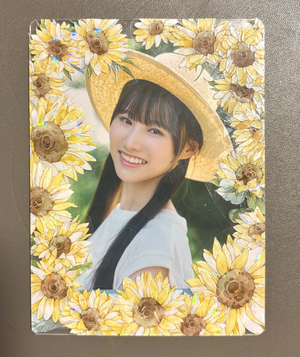 麦わら帽子の美少女にはひまわり畑🌻ってのが太古の昔からの決まりなん
