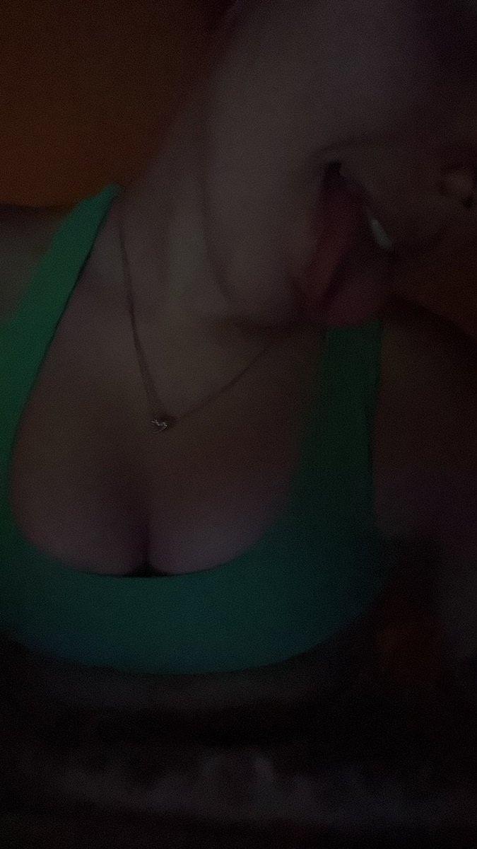 ToxicMaltese's tweet photo. My boobs look good with clothes on imagine it without !!! 
#FeelingMyself
#GreenFit
#CleavageGame
#SoftButSpicy
#FlirtyEnergy
#BodyConfidence
#CurvyVibes
#GlowMode
#SweetAndDangerous
#PrettyLittleThing
#VibeWithMe
#JustMeTonight
#ConfidenceLooksGood
#ServingLooks https://t.co/btUIetuBlh