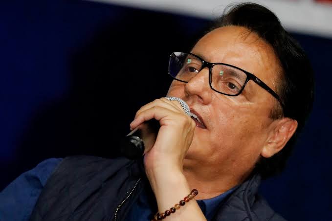 <a href="/santiagobecdach/">Santiago Becdach</a> ..." uno a uno irán cayendo"