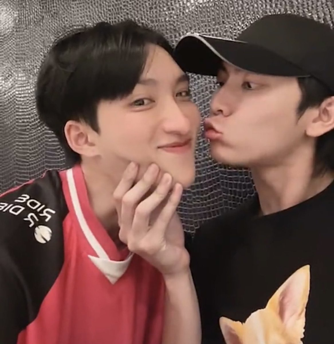 Their love is stronger, deeper, and more beautiful than ever

BOSSNOEUL 4EVER 
#BN4thAnniversary