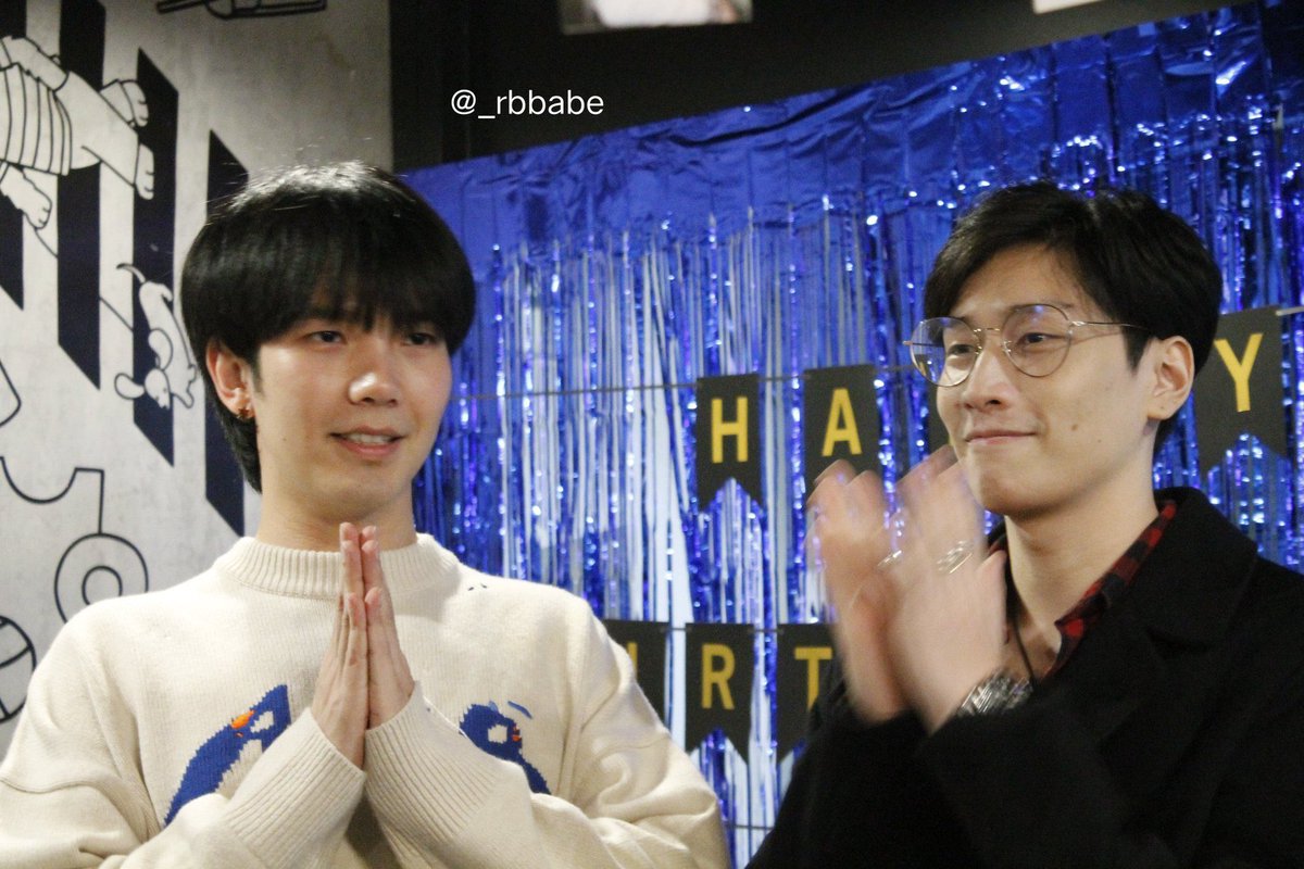 Day 983 🖤💙🫧

Remembering when Biu and Bubbles celebrated Bibs birthday &amp; Biu really posed a selfie with a cardboard cutout of Bibs instead of with the actual birthday boy himself 🤣🤣