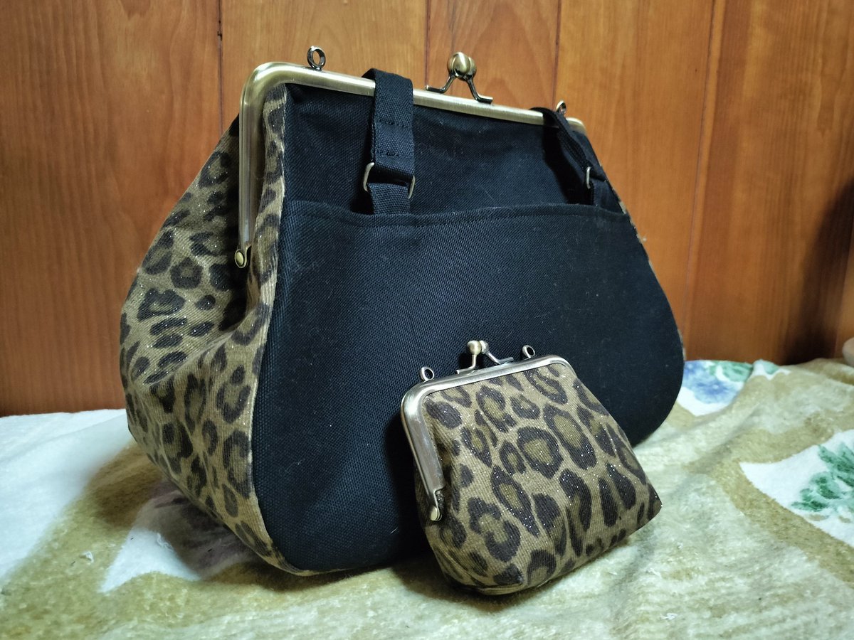 気に入っていただきありがとうございます😊スクエアポーチ、見た目より