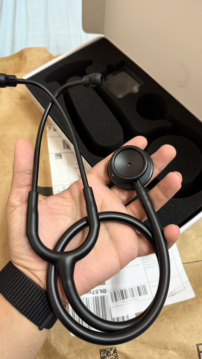 حاتم tweet media