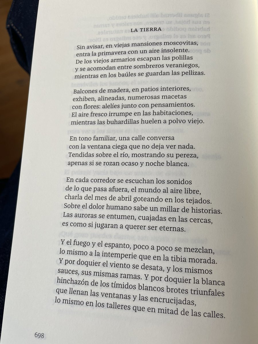 PenultimosDias's tweet image. Así quedó uno de mis poemas preferidos de Pasternak, que traduje junto con @marta_rebon para la nueva edición de “El doctor Zhivago” —en Feltrinelli España:
