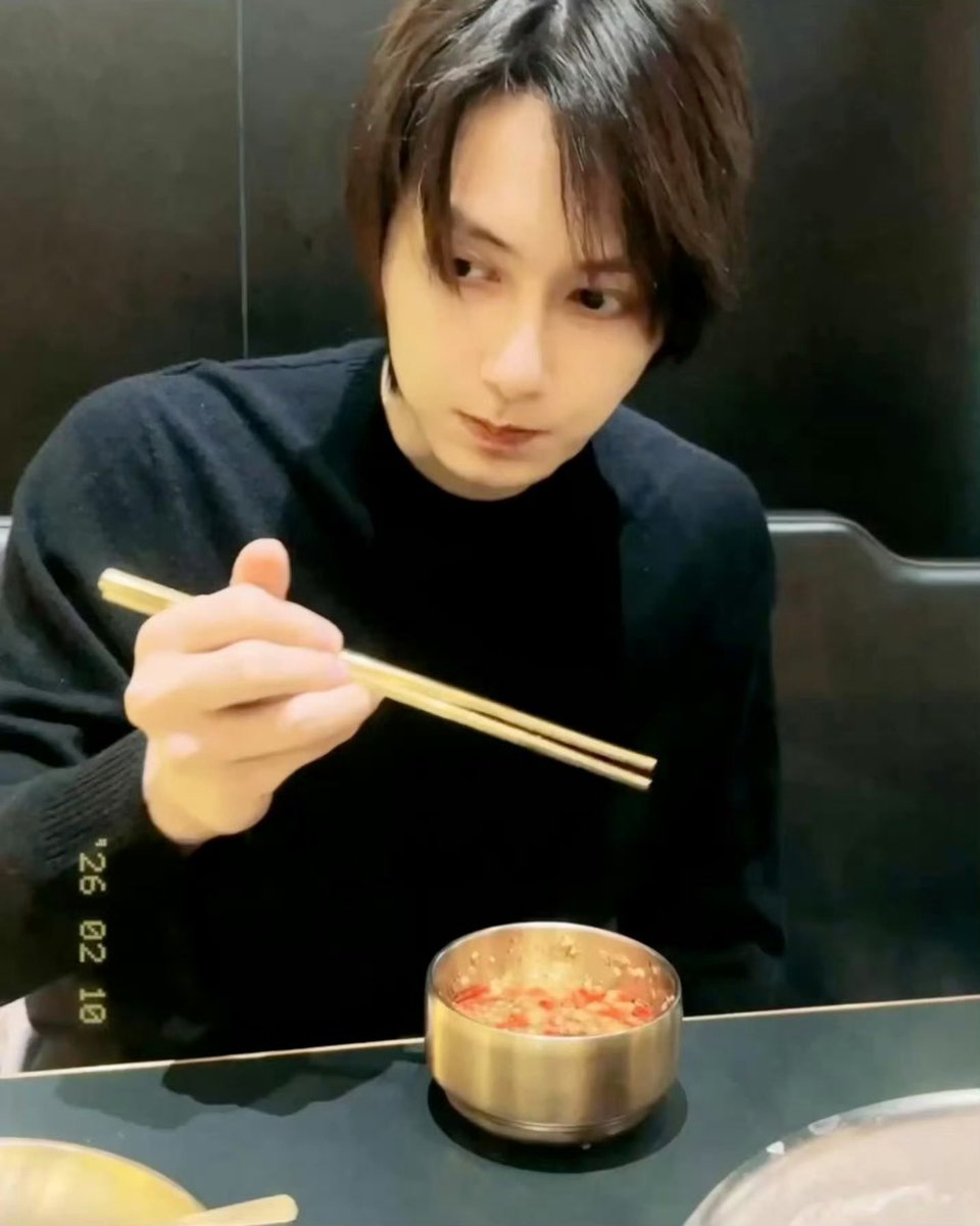 🐱🐸 tweet media