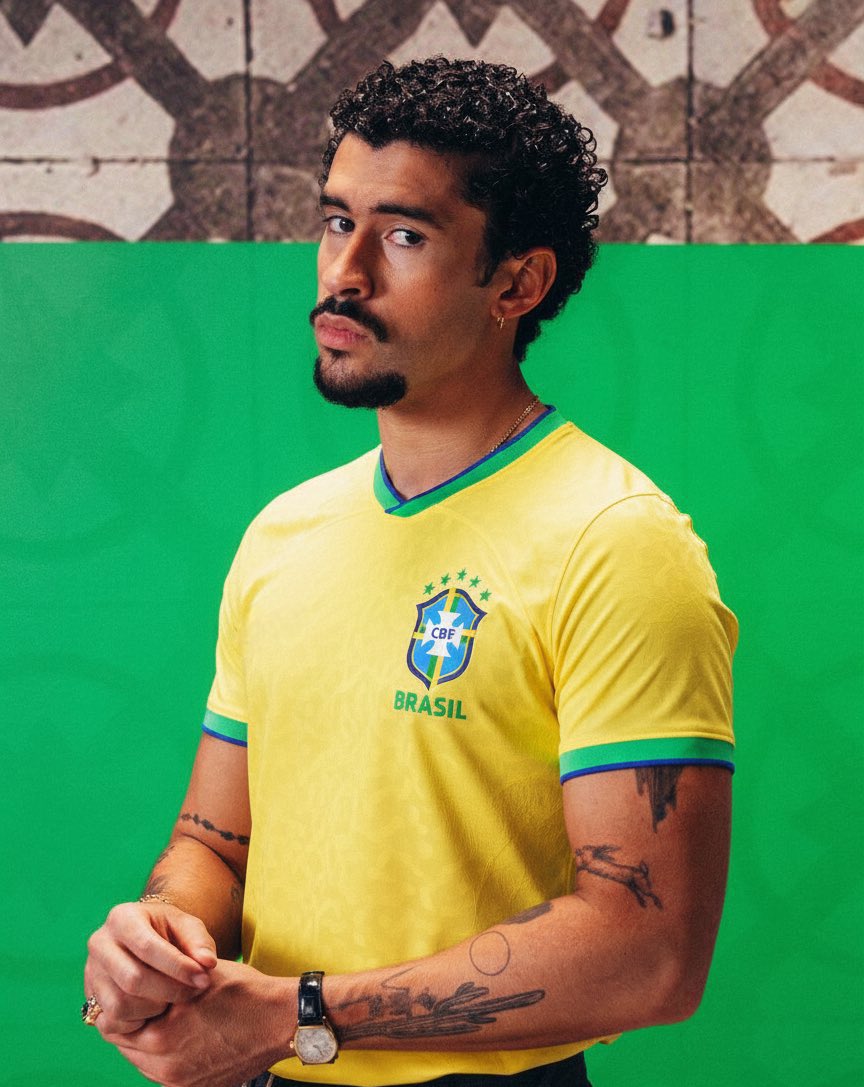 ACEITEM! Bad Bunny está charteando 12 MÚSICAS no Spotify Brasil: 

#3. DtMF
#12. BAILE INoLVIDABLE
#15. NUEVAYoL
#42. VOY A LLeVARTE PA PR
#52. EoO
#87. LA CANCION
#110. VeLDÁ
#120. Tití Me Preguntó
#144. LA MuDANZA
#146. Que Pasaria
#154. WELTiTA
#197. PERFuMITO NUEVO