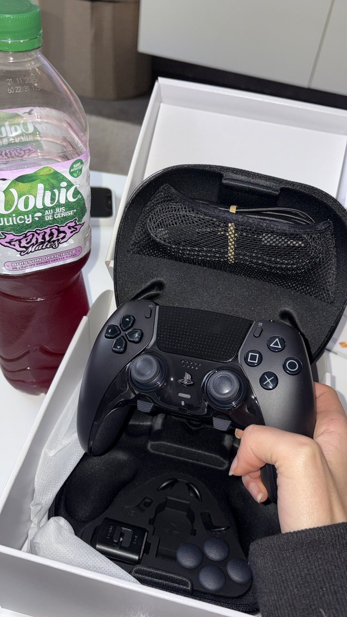 bayonetta🪭 tweet media