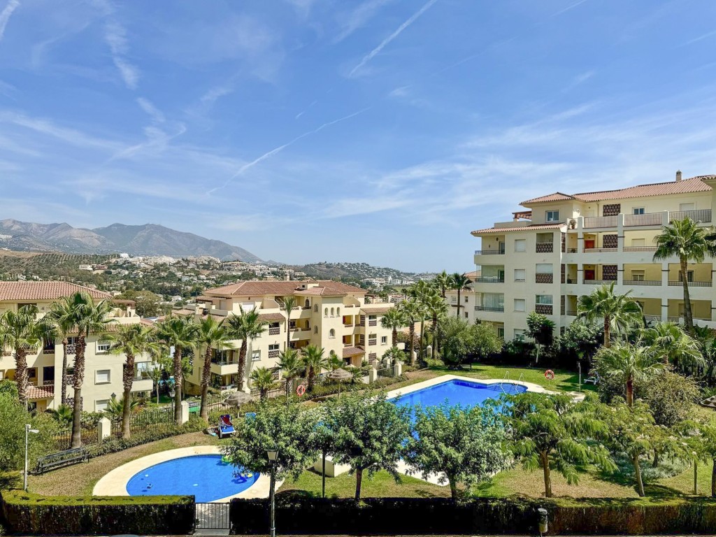 AvailableNow_es's tweet photo. Spacious 2-Bedroom Apartment in Prestigious La Cala Hills - € 329,000 - https://t.co/ow9ihyplcH https://t.co/Zq7G0c2kOm