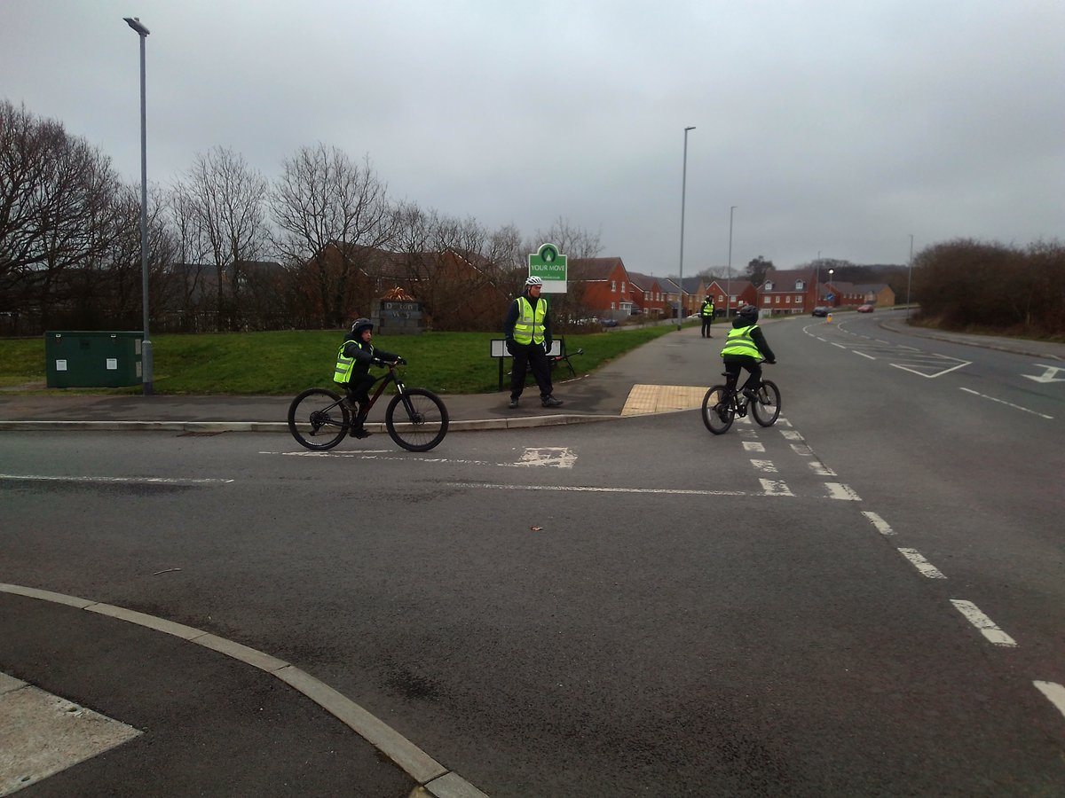 MaharishiSchool's tweet image. Look at those wheels go! 📷

Our Year 5 pupils had a fantastic time last week taking part in their Bikeability training! From checking their helmets to mastering those tricky U-turns, they showed great focus and determination. 📷📷

#bikeability
#year5
#CycleSafety