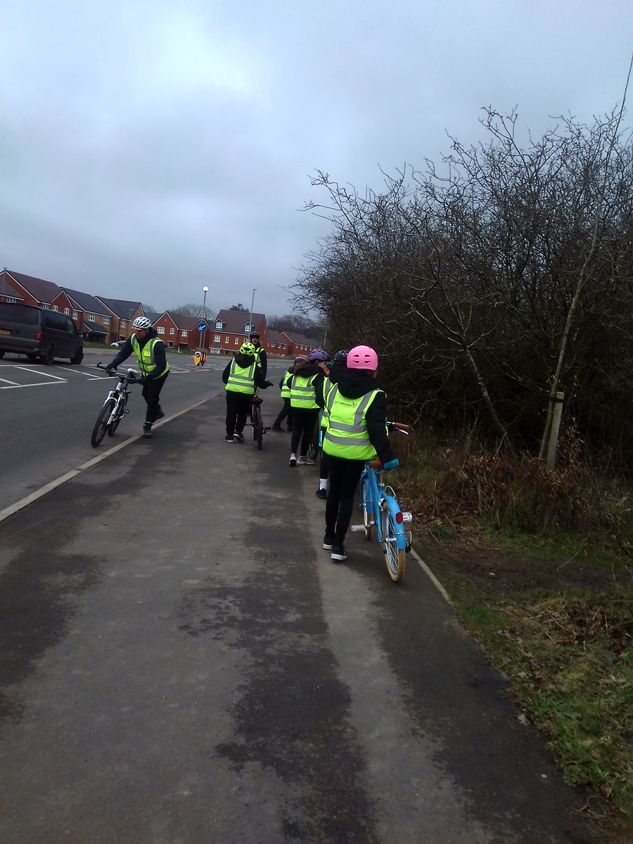 MaharishiSchool's tweet image. Look at those wheels go! 📷

Our Year 5 pupils had a fantastic time last week taking part in their Bikeability training! From checking their helmets to mastering those tricky U-turns, they showed great focus and determination. 📷📷

#bikeability
#year5
#CycleSafety