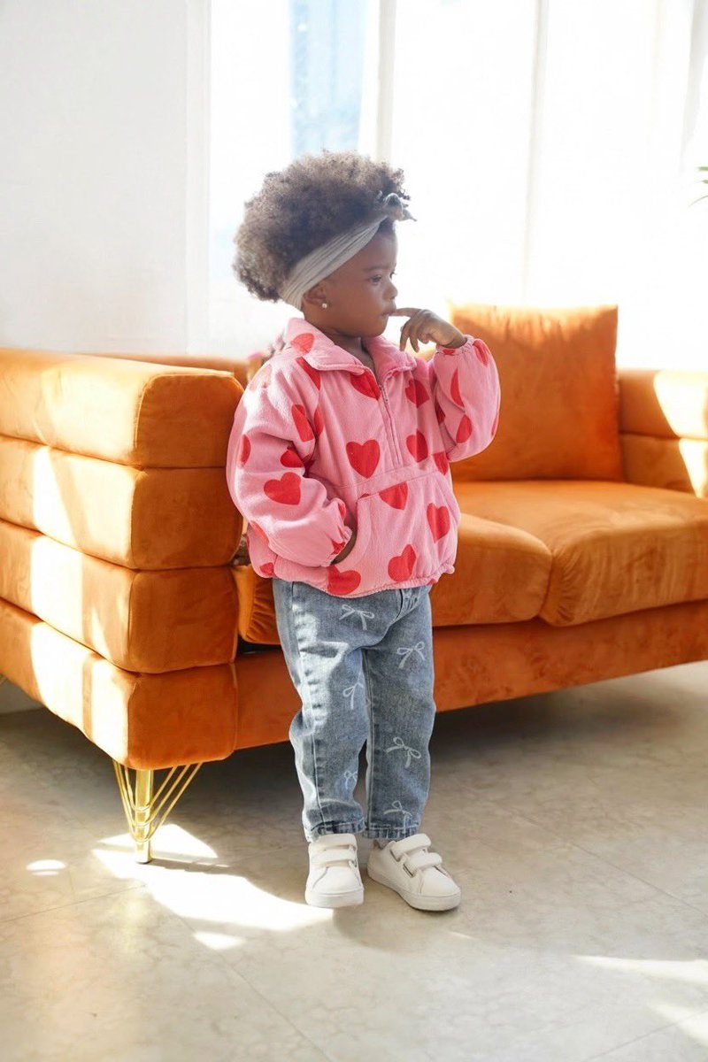Love Day is amost here 😍🩷 Express shipping available 📦

Featured look: Oversized “Valentine’s Day Corduroy Pullover Fleece Jacket”. Available in 3-6m to 10Y

Model wearing sz 2T. Normally wears a 3T
*size down for a more fitted look*

Shop here: royalbabiesandtots.com/collections/va…