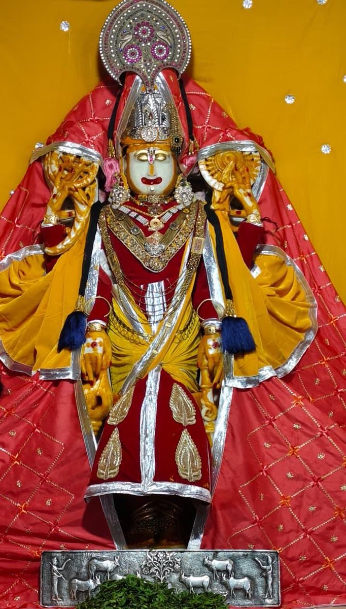 हरी हर आज दिनांक 10/2/2026 अष्टमी मंगलवार को श्री कल्याण जी महाराज डिग्गीपूरी के झांकी दर्शन जय श्री जी हरी हर