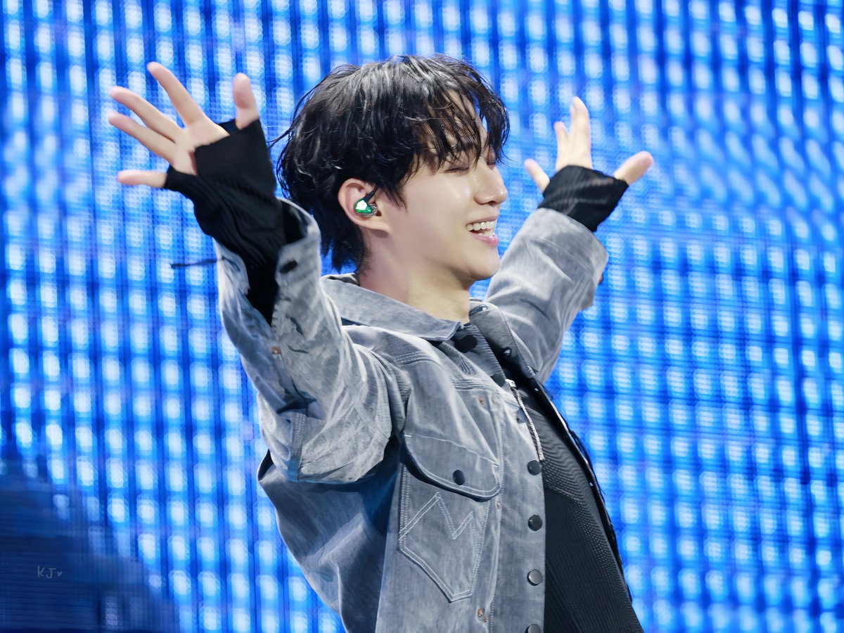 ［260125-Stunning Us］

開心地撥髮（？

#이준호 
#leejunho 
#junho 
#李俊昊 
#ジュノ