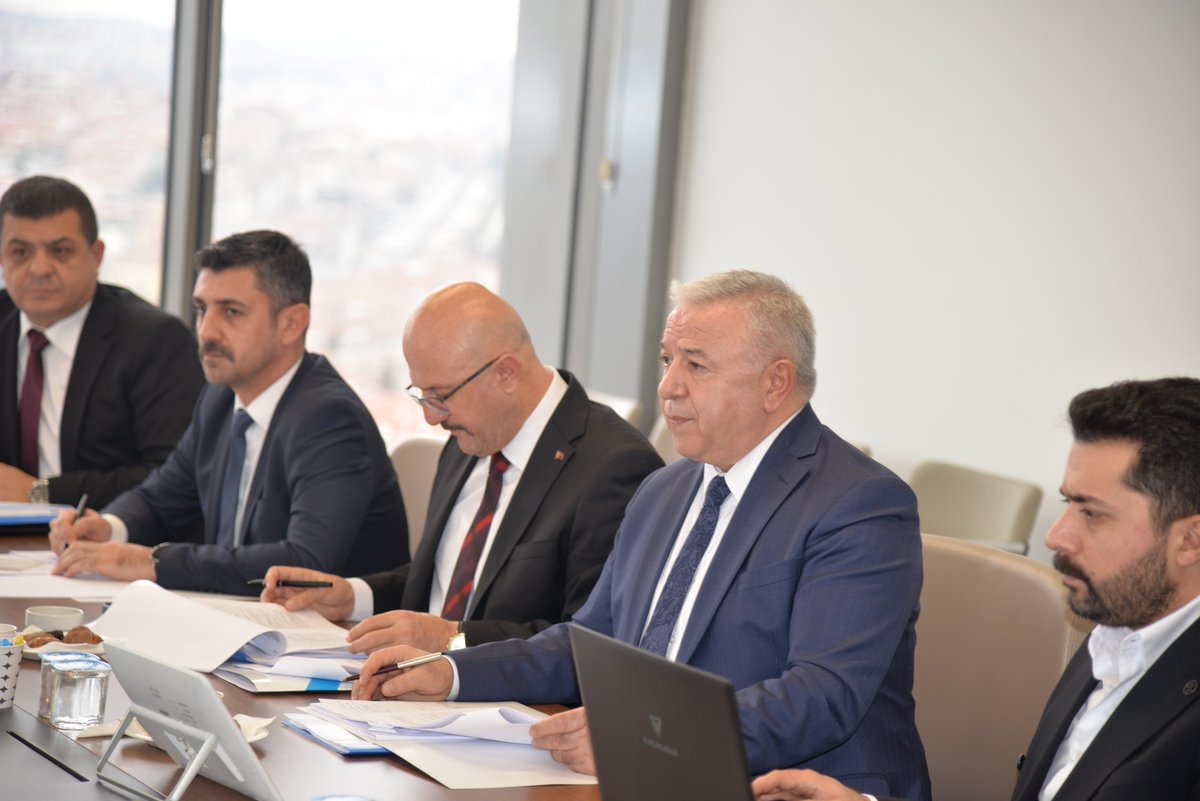 Türkiye Haber-İş Sendikamız ile Türk Telekomünikasyon A.Ş. arasında yürütülmekte olan 16. Dönem İşletme Toplu İş Sözleşmesi görüşmelerinin ikinci oturumu bugün- 10 Şubat 2026 tarihinde Türk Telekom Genel Müdürlüğü’nde gerçekleştirildi.

Oturumda 19 Madde üzerinde görüşülmüştür.