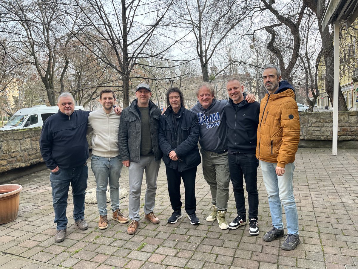 Steve Hackett tweet media