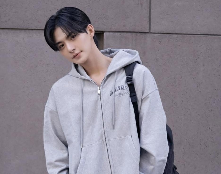 LittleBcat59's tweet photo. Cute &amp; Sexy guy ~💙 수고하셨어요✨️
 #허현준 https://t.co/zmZ7yiEX3L