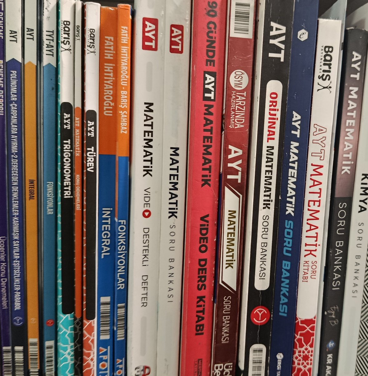 Yeterince ayt mat kaynagım yokmus gibi hissediyorum