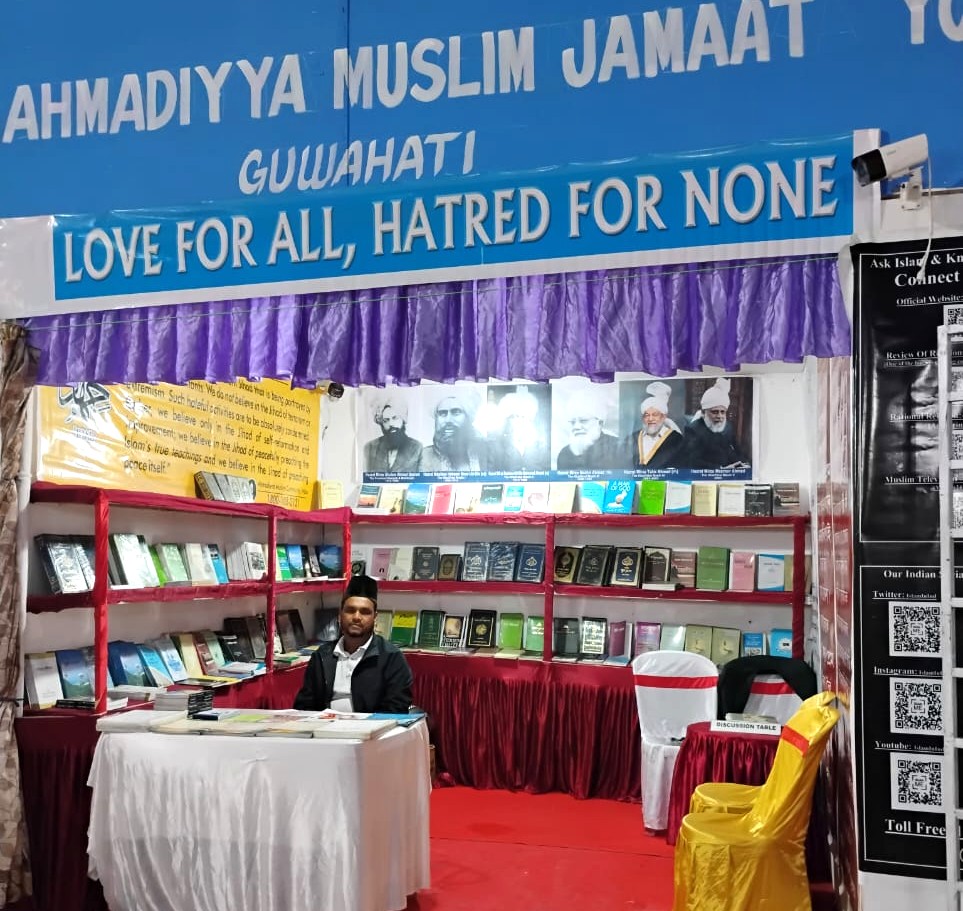 islaminind's tweet photo. #Ahmadiyya Muslim Community spreading the message of #Peace at The Assam Book fair, #Guwahati, #Assam

#BookFair #TrueIslam #IslamAhmadiyya https://t.co/MfLAnOFDoz