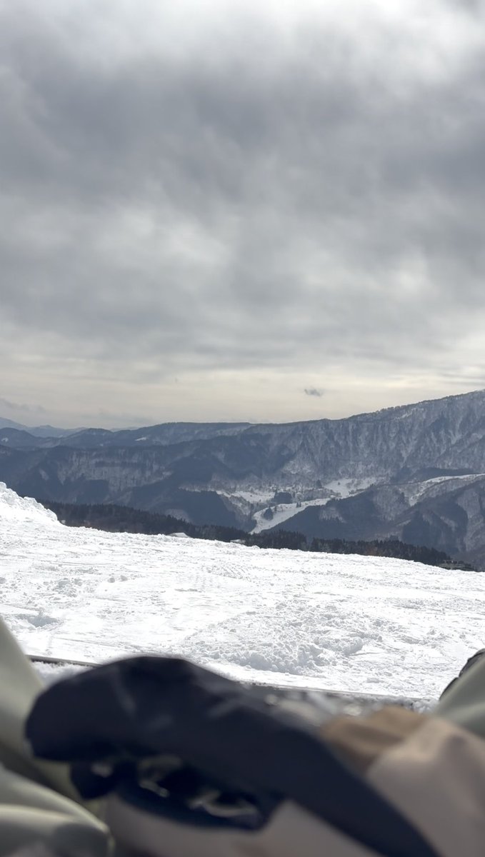 Datidayo's tweet photo. 初スノボ🏂
ゲレンデマジック存在確認できず https://t.co/8UgeR1Wek7