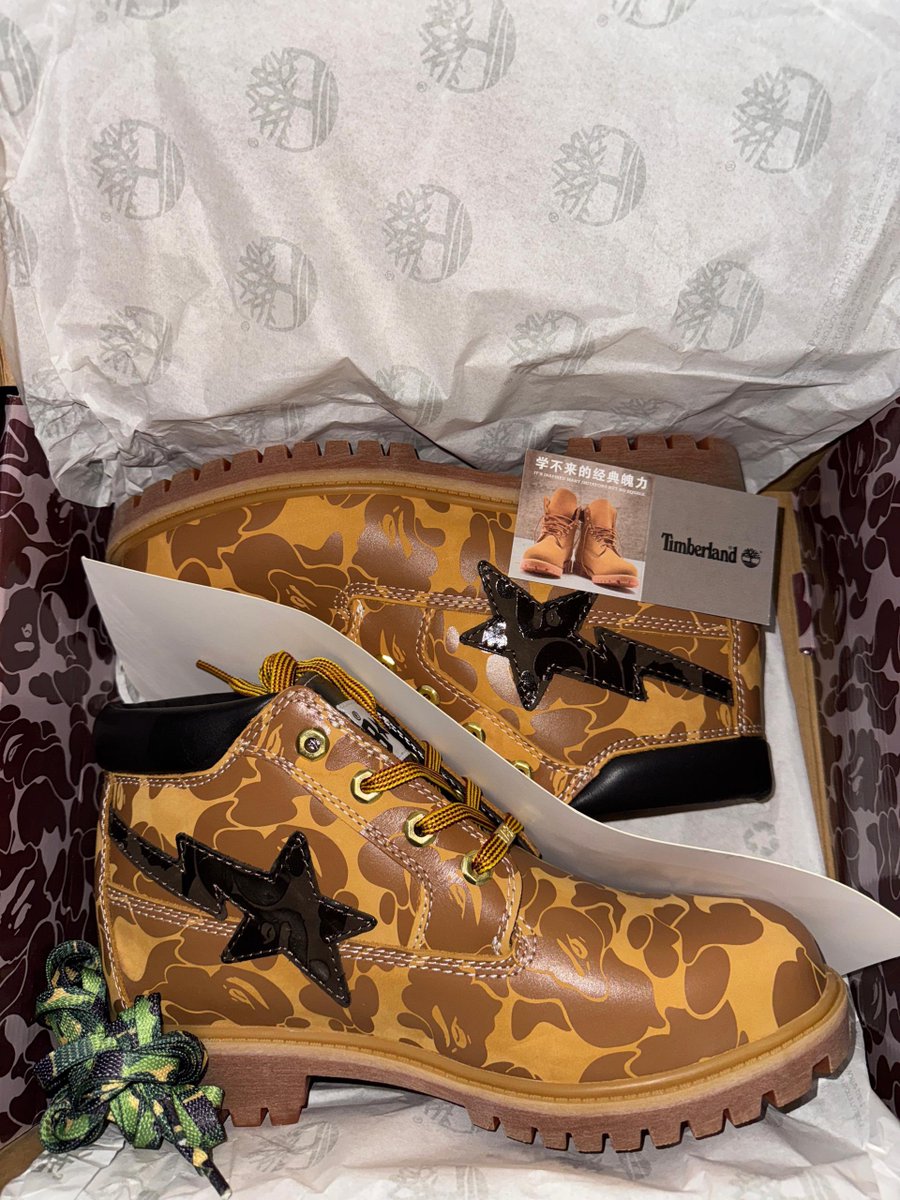 TopShelfCollett's tweet photo. Camo never misses 💥
Timberland x BAPE Chukka Classic Boots with bold star detailing — built to stand out, not blend in.
Street-ready. Rugged. Different.
📦 Available now
📱0264393432 to cop
🏷️¢2500
#TopShelfcollections https://t.co/n5GhuyoIVE
