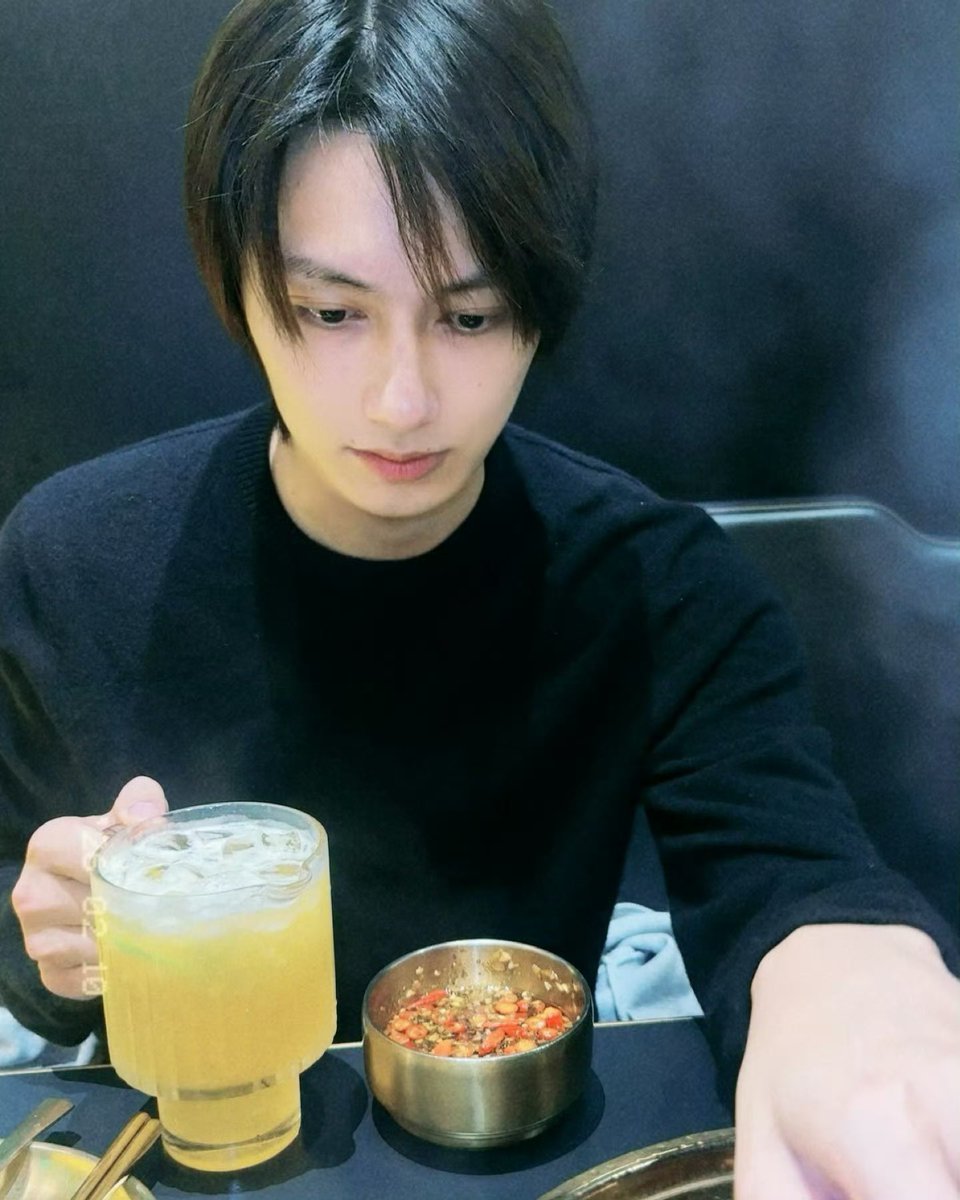 생머리 청순계 문준휘가 왔다니요….