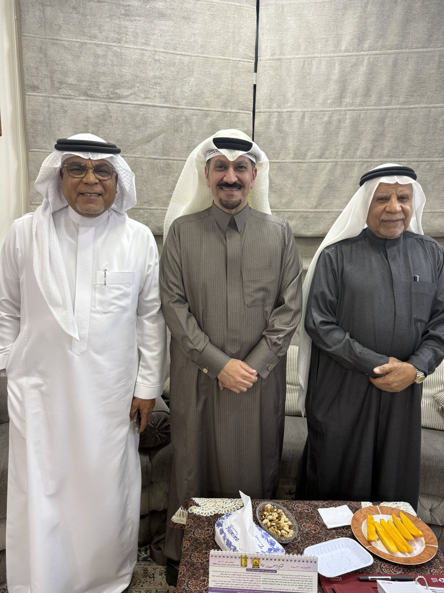 liverpooly_71's tweet photo. اثناء زيارتنا الاخيرة للدمام 🇸🇦 بالمملكة العربية السعودية (المنطقة الشرقية)والالتقاء برؤساء نادي مضر السعودي 🇸🇦 السابقين ومع الساده المحترمين :-
المهندس العم عبدالهادي الزين (ابوحاتم)🌹
الأستاذ إبراهيم الزين 
(أبوعبدالله)🌹
شكراً على الضيافه الجميلة كقلوب اهل القديح الكرام ❤️😘🇸🇦🇰🇼🙏🌹