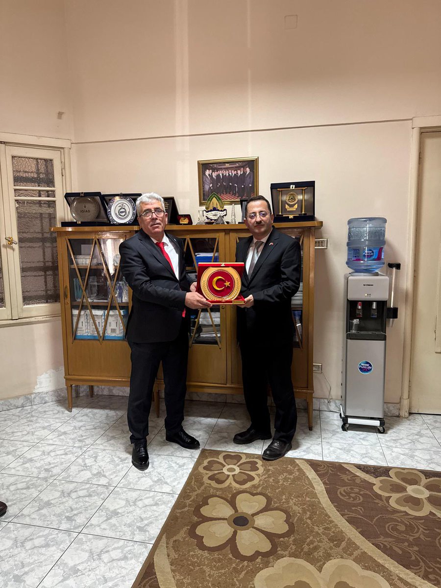 igedder's tweet photo. Yönetim kurulu üyelerimizle Mısır'a düzenlediğimiz İş gezisinde  TÜMİAD Mısır İş Adamları Derneği Başkanı Sn. Nail Almaç Mısır Büyükelçisi Sn. Salih Mutlu Şen, Mısır Ticaret Ataşesi  Sn. Hakan Atay, T.C Ticaret Müşaviri Sn. Çağlar Göksu  beyefendi ile bir araya geldik. https://t.co/ZOl8W7qdds