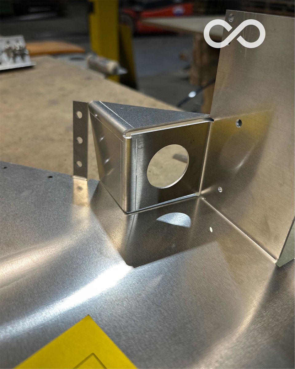 LaserBoost - Corte Láser en Metal tweet media