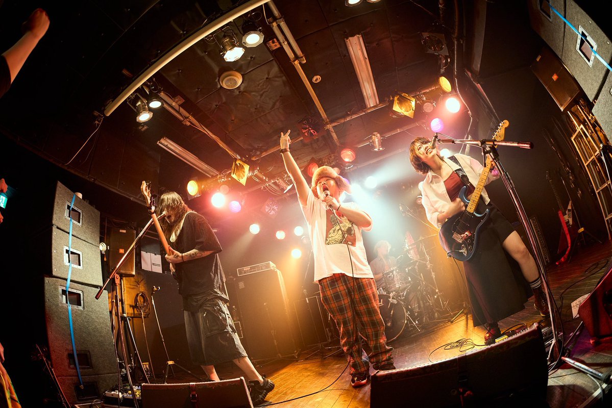 昨日は関内BAYSISでカオナシと2マンでした！見てくれたあなた、ベイシス、カオナシのみんな、あらした！
カオナシといい日が作れたのが本当にうれしかった。のむらは一生、若推しです🔥
Blank.さんはスーパーPOPなのは当然だけど、見てくれたあなたの顔最高にPOPだったよ🕺
写真は嫉妬したのむらとか🧖‍♂️