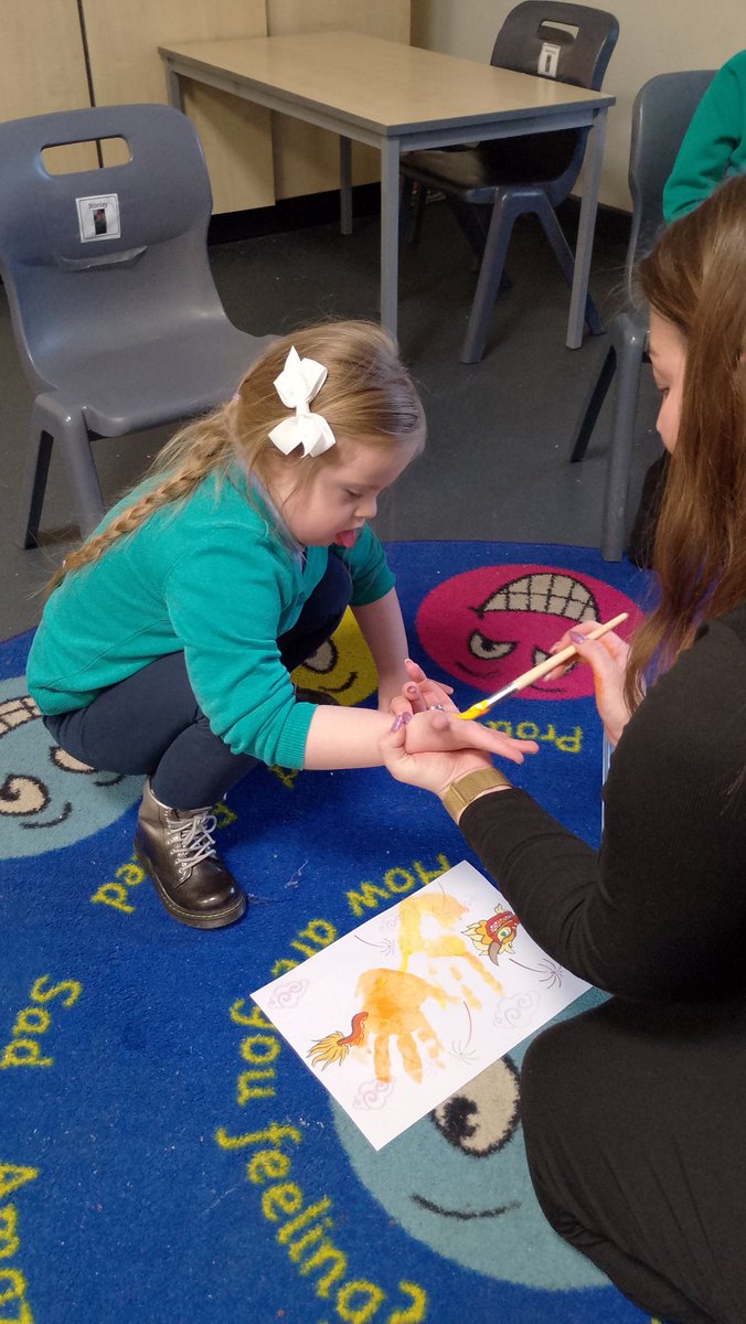 HUB1 children taking part in a Chinese New Year sensory activity 👋🐲