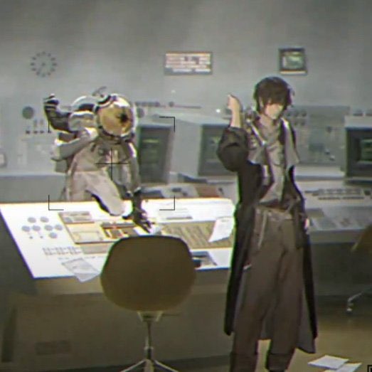 아니 이거 봐도 봐도 진짜 함박웃음이네
서류 던지기 퍼포먼스 > 도발 성공 (뭐 하는 짓인가 아들러 연구원! 외치는 소리가 들려)
굳이 저 테이블 넘으려는 자성유체 (돌아가서패긴늦다) 
할 거 다했으니 난 간다 포즈 이니그마