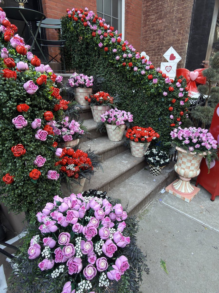 nyclovesnyc's tweet image. LEGO Valentine’s Day Decorations on the Upper East Side of Manhattan