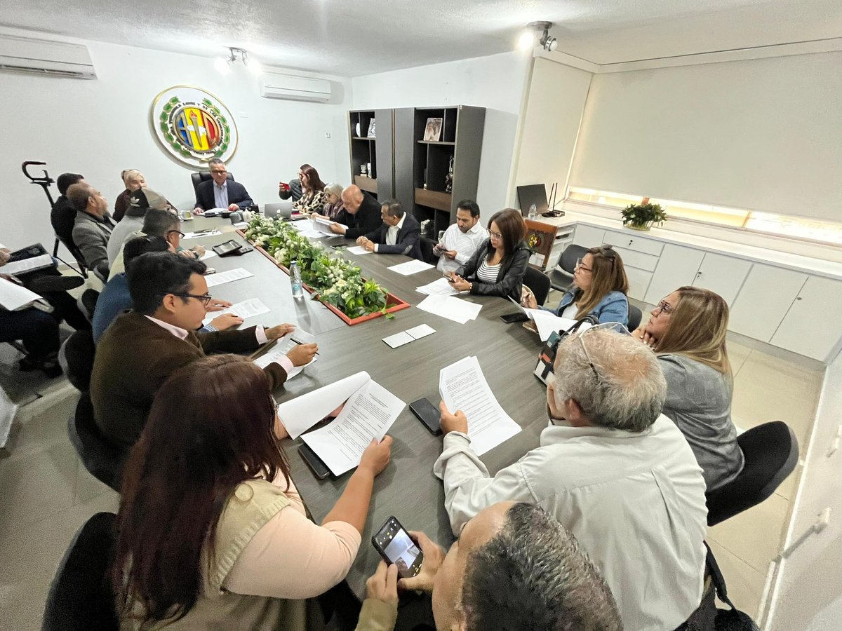 Desde #AcciónDemocrática, realizamos el proceso de consulta pública con destacados juristas para entregar aportes sobre el Proyecto de Ley de Amnistía, ante la Asamblea Nacional.🏛️⚖️

Apostamos a una herramienta sólida para el reencuentro de todos los venezolanos en democracia.🇻🇪