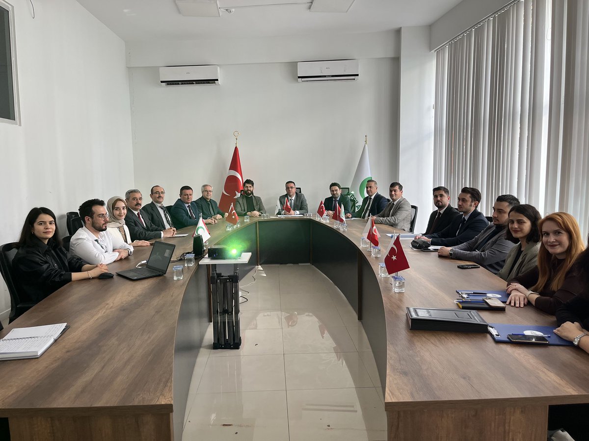denizlidsm's tweet photo. Adalet Bakanlığı ile Türkiye Yeşilay Cemiyeti arasında bağımlılıkla mücadele alanında imzalanan protokol kapsamında, 2026 yılı 1. Taşra Yürütme Kurulu Toplantısı Yeşilay Denizli Şubesi ev sahipliğinde gerçekleştirildi. https://t.co/3axi0a2HwL